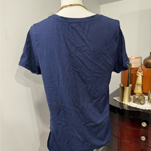 OLD NAVY CHRISTMAS TEE - Picture 4 of 7